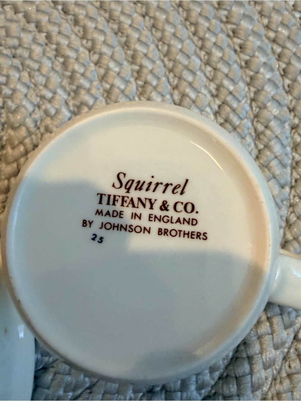 Tiffany Ceramic Leaf & Squirrel Serving Dish with Matching Mug - Green & Brown - Picture 3 of 4